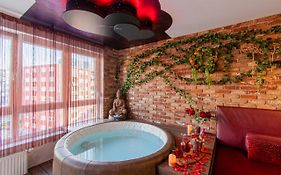Jacuzzi - Love - BDSM - Extra Luxury - EV chargger - Valentine's Day - Red Room - Flexible SelfCheckIns 28